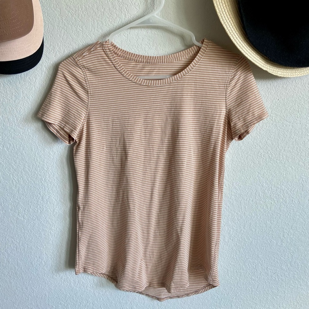 Lululemon tee
